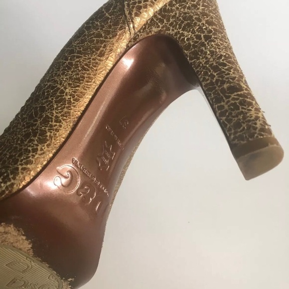 D&G women’s size 37, US 7 Metallic heels - Picture 3 of 8